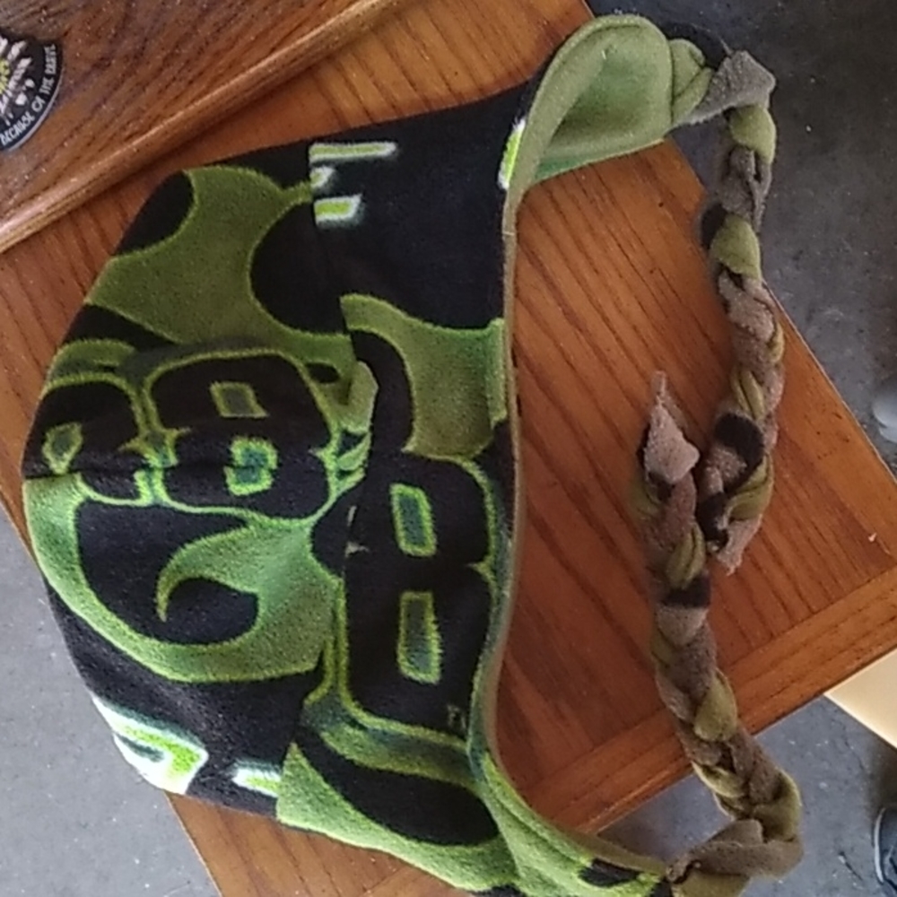 Reversible fleece hat